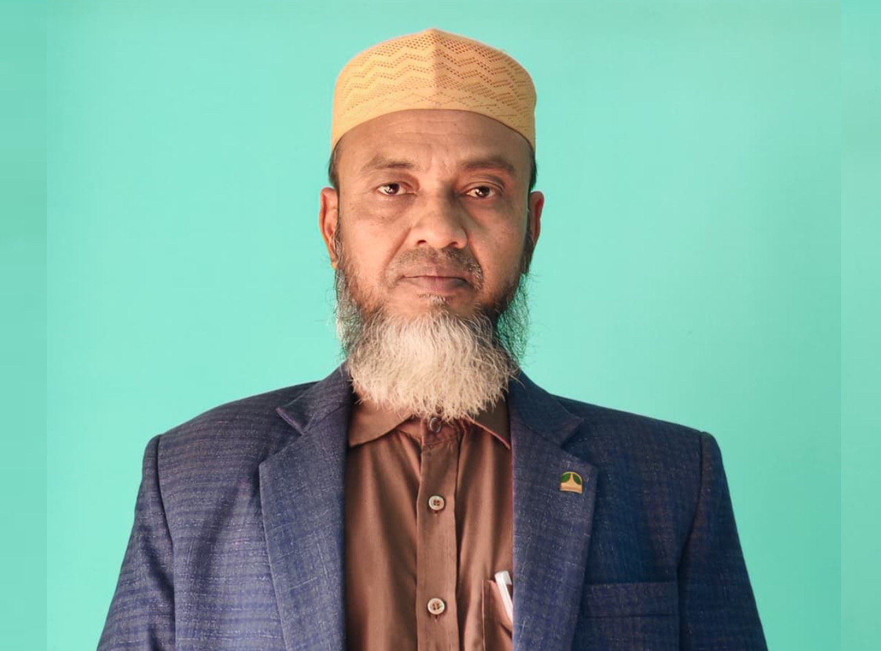 সাফল্যের অন্তরালে ষড়যন্ত্র: সলুয়া মাধ্যমিক বিদ্যালয়ের প্রধান শিক্ষককে হেনস্তার অভিযোগ